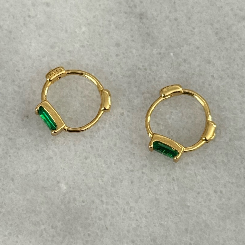 New Drop! Gold Small Green Princess Crystal Huggie Hoop Earrings 

Brand New - Picture 4 of 5